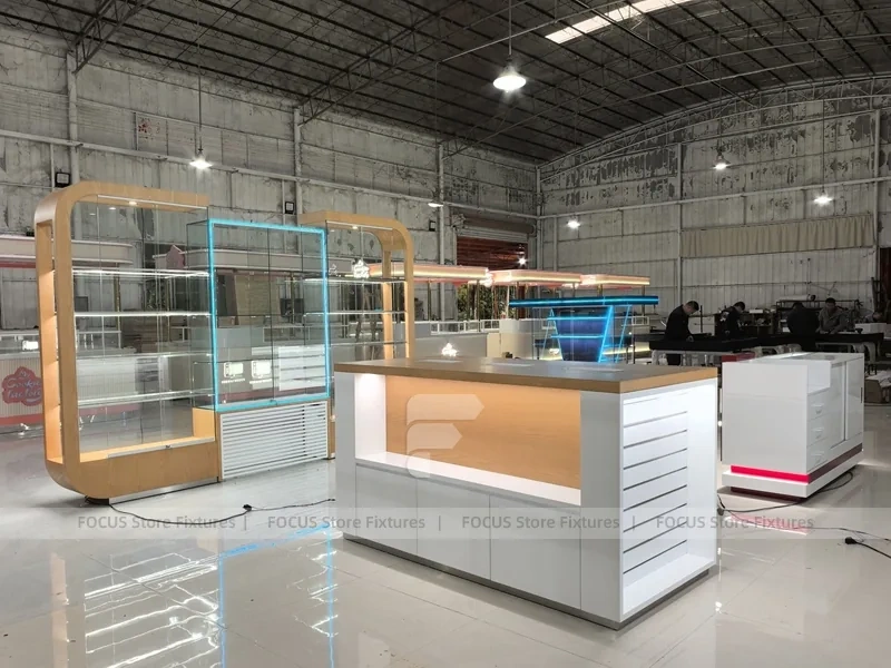 Gold Glass Mobile Phone Kiosk Showcase