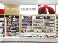 L'Oreal Color Cosmetics Wall Display Store