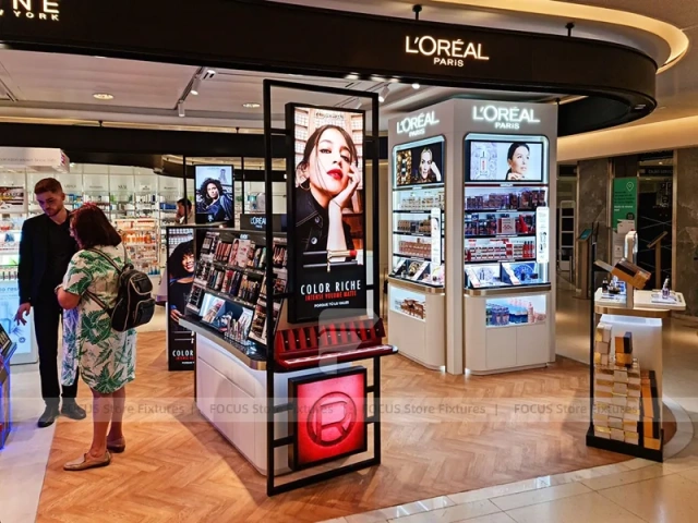 L'Oreal Curved Cosmetics Retail Kiosk