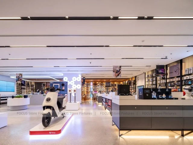 Modern White Mobile Phone Experience Store