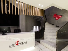 Natural Wood Electronics Store Interior Display