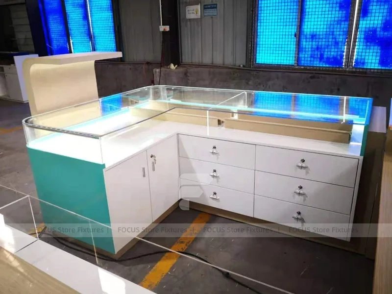 Turquoise Glass Mobile Phone Kiosk Counter