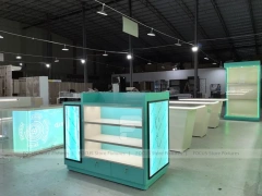 Turquoise Glass Mobile Phone Service Counter