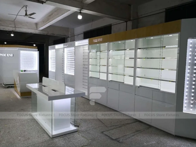 White Compact Mobile Phone Store Interior Display