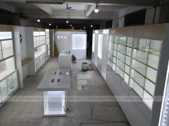 White Compact Mobile Phone Store Interior Display