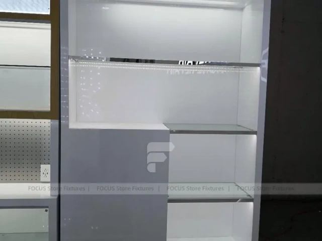 White Compact Mobile Phone Store Interior Display