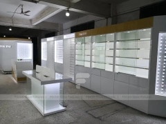 White Glass Mobile Phone Counter Wall Display
