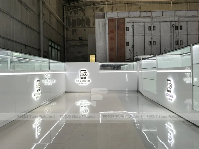 White Glass Mobile Phone Store Counter Layout