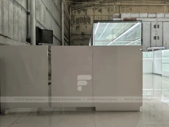 White Glass Mobile Phone Store Counter Layout