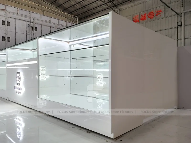 White Glass Mobile Phone Store Counter Layout