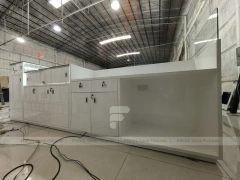 White Glass Mobile Phone Store Counter Layout