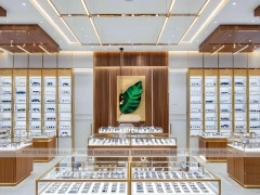 Natural Wood Eyewear Showroom with Center Island Showcase