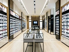 Runway Black Vision Retail Walkway with Long Browsing Corridor