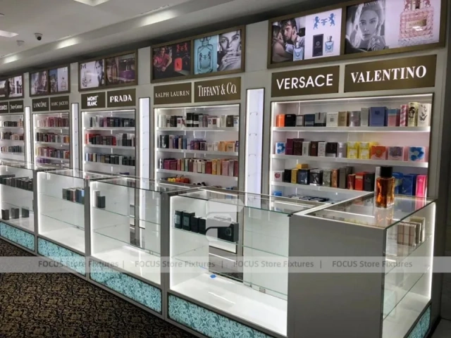White Fragrance Boutique With Glass Display Showcases