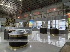 White Gold Perfume Display Wall With Lattice Screen