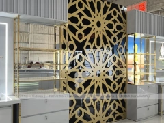 White Gold Perfume Display Wall With Lattice Screen