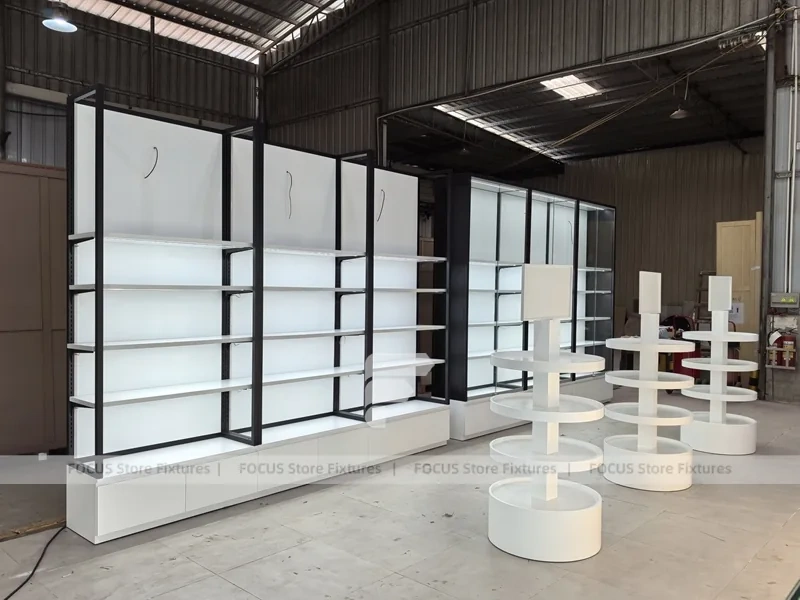 White Perfume Perimeter Wall Display With Round Tester Tables