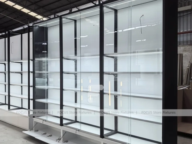 White Perfume Perimeter Wall Display With Round Tester Tables