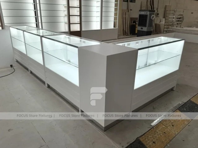 White Perfume Perimeter Wall Display With Round Tester Tables