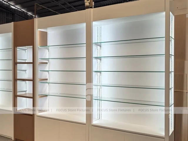 White Perfume Perimeter Wall Display With Round Tester Tables