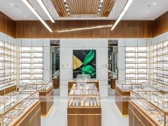 Woodgrain Optical Boutique Layout with Symmetrical Display Corridor
