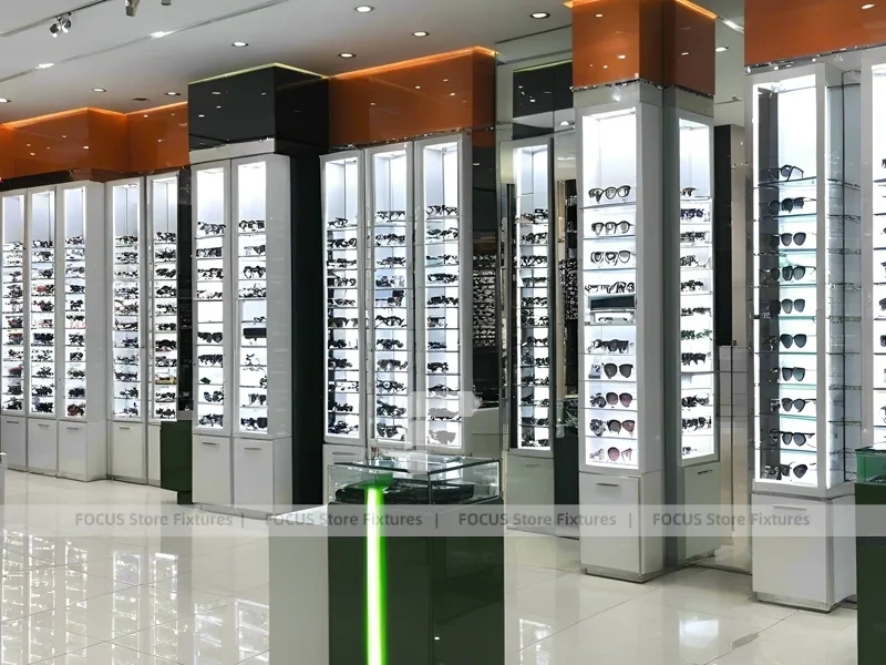 Amber Column Eyewear Column Gallery with Mirror-Lined Walkway
