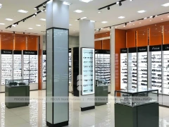 Amber Column Vision Retail Zone with Mirror-Lined Walkway