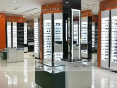 Amber Column Vision Retail Zone with Mirror-Lined Walkway