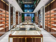 Blush Accent Optical Corridor Gallery with Slim Center Display Tables