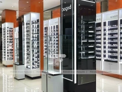 Blush Accent Optical Mall Display with Column Display Modules