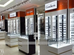Blush Accent Optical Mall Display with Illuminated Pillar Towers