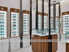 Emerald Detail Eyewear Frame Gallery with Red Accent Portal