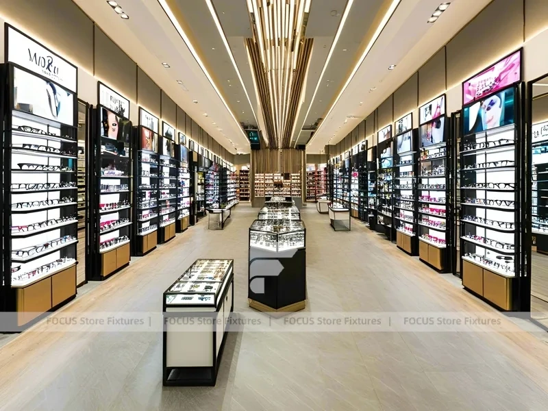 Gallery Linear Eyewear Gallery Hall with Long Symmetrical Walkway