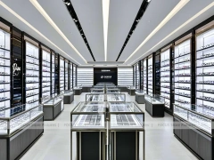 Gallery Linear Eyewear Gallery Hall with Long Symmetrical Walkway