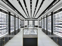Gallery Linear Eyewear Gallery Hall with Long Symmetrical Walkway