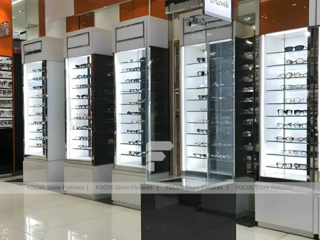 Mall Orange Vision Retail Zone with Open Mall Showcase