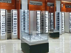 Precision Black Optical Display Corridor with Open Feature Spine