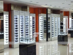 Precision Black Optical Display Corridor with Open Feature Spine