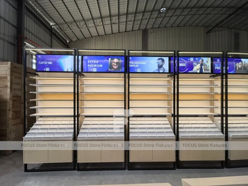 Prototype System Vision Retail Mockup with Modular Wall Set