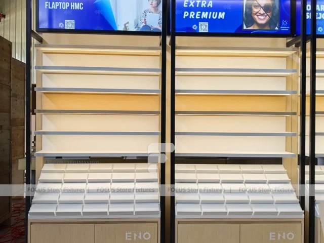 Prototype System Vision Retail Mockup with Modular Wall Set