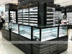 Wood and White Eyewear Retail Layout with White Wood Showcase Islands