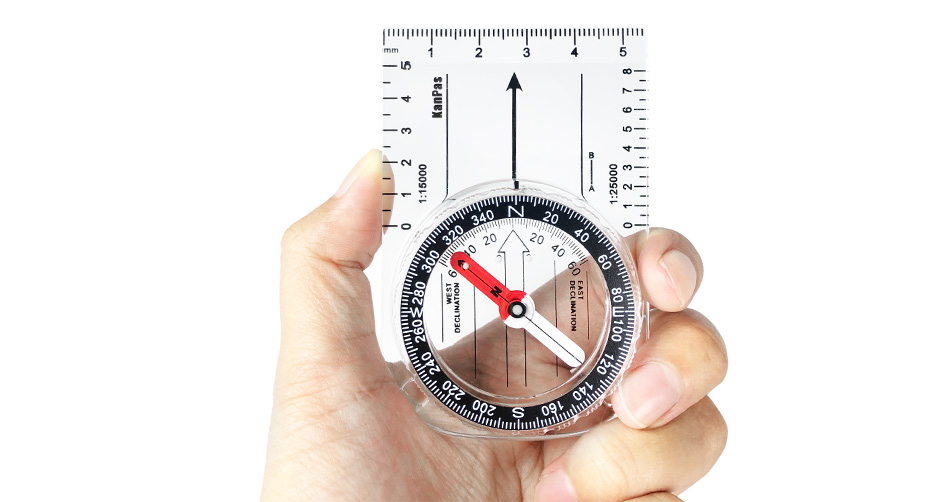 1：25000,1:10,000 and 1:15,000 map scales on an orienteering baseplate compass.