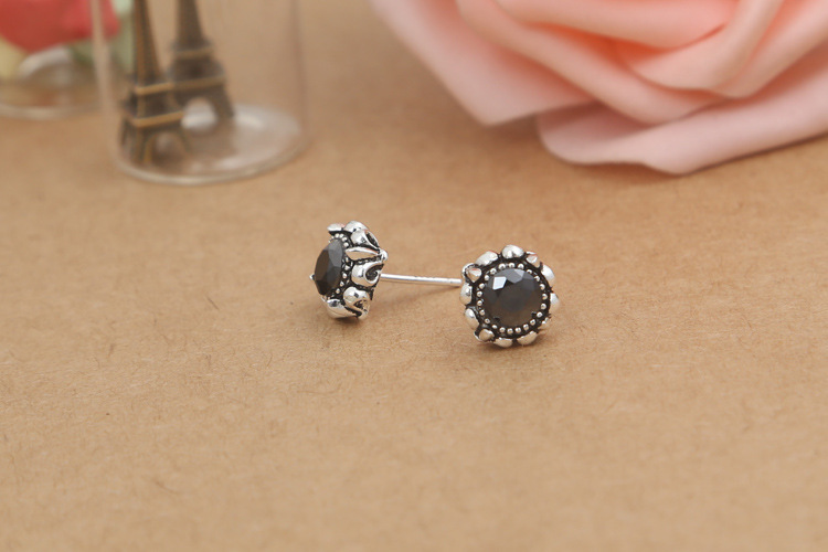 925 sterling silver handmade vintage stud earrings with rund stones American European gothic punk style antique silver designer jewelry earrings for women