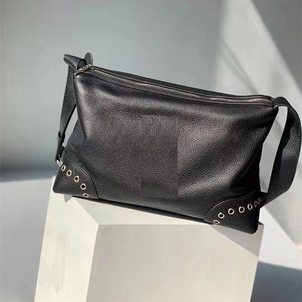 Real leather crossbody handbags with zipper pocket Shoulder Bags Luxury Men and women's fashion accessories