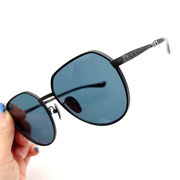 Vintage Fashion Designer Sunglasses Casual Driving Fishing Sports Beach Eyewears Crosses Metal Frame 8023