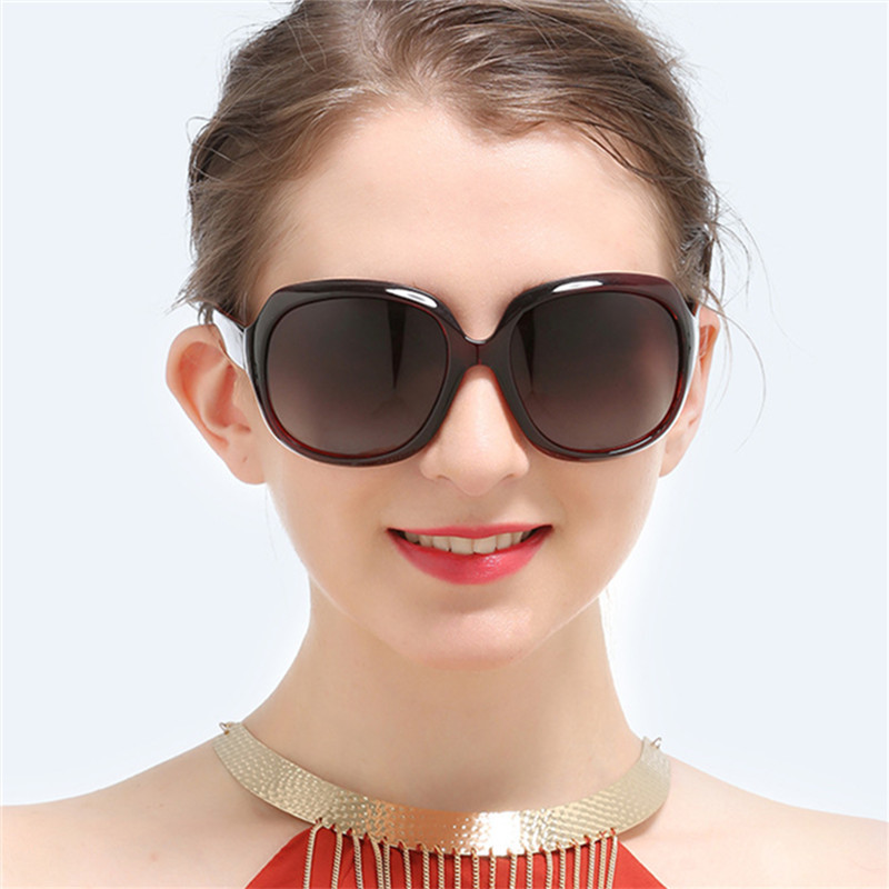 Vintage Fashion Designer Polarized Sunglasses Casual Driving Fishing Sports Beach Eyewears Plastic Frame 3113