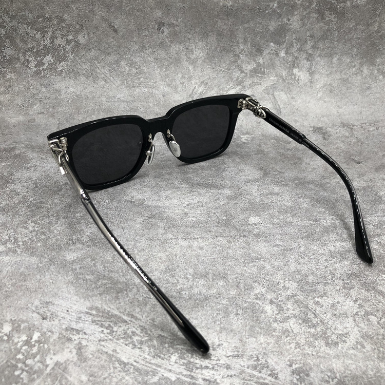 Vintage Fashion Designer Crosses Sunglasses Eyewears 38-CH8127