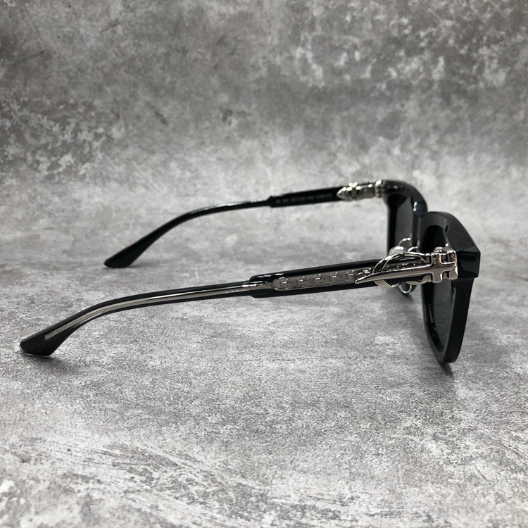 Vintage Fashion Designer Crosses Sunglasses Eyewears 38-CH8127