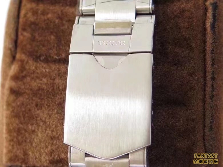 （市場最新最真版本）ZF年度最佳精品【碧灣小盾 復古別致】ZF震撼推出——帝陀碧灣系列M79030N-0001腕表