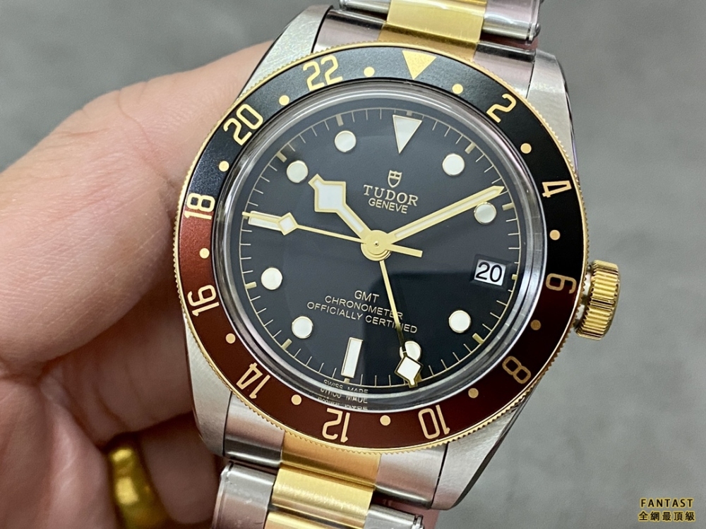 （市場最新最真版本）ZF「沙士圈」腕表，整體配色更加沈穩，彰顯復古型格。（腕表型號：M79833MN-0001）